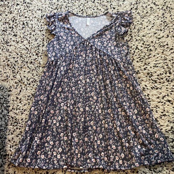 Emerald Dresses & Skirts - Emerald Swing Dress